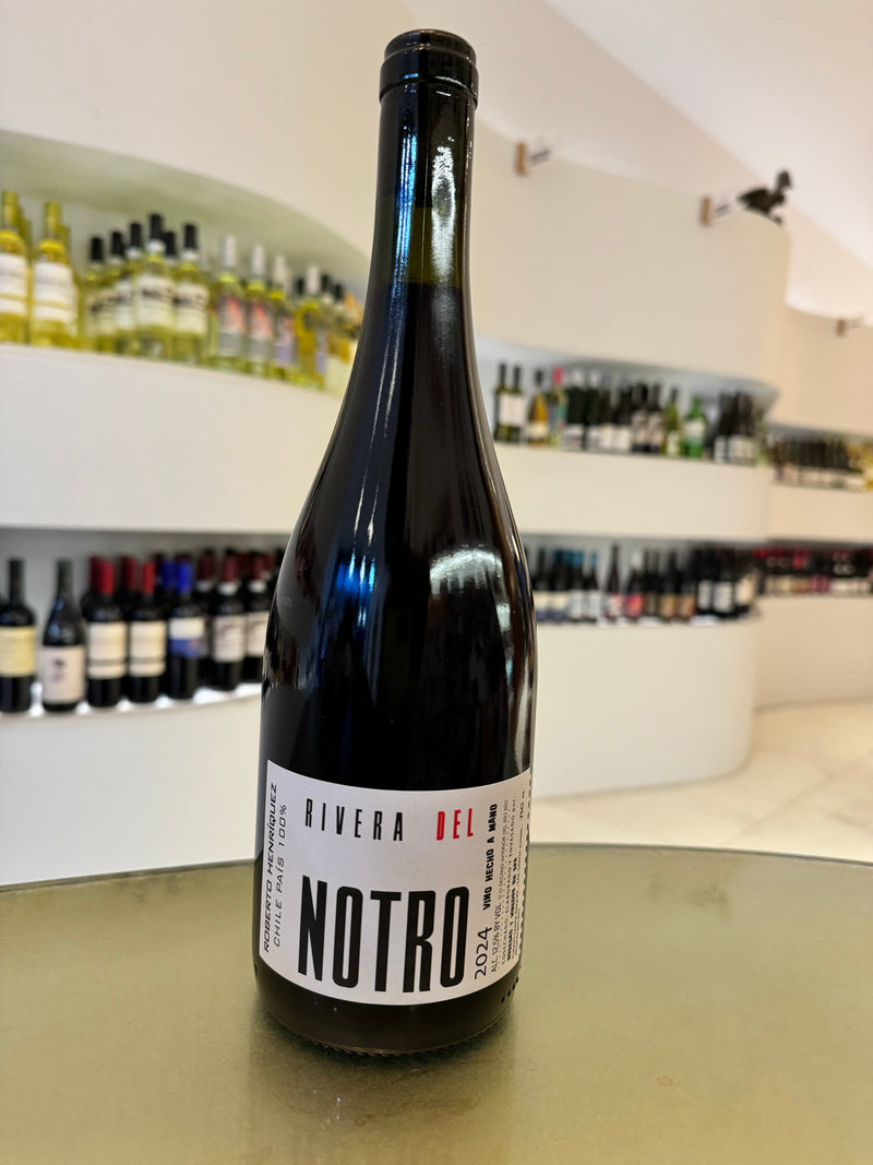 Roberto Henriquez, Rivera del Notro Tinto, Pais, Chile, 750mL